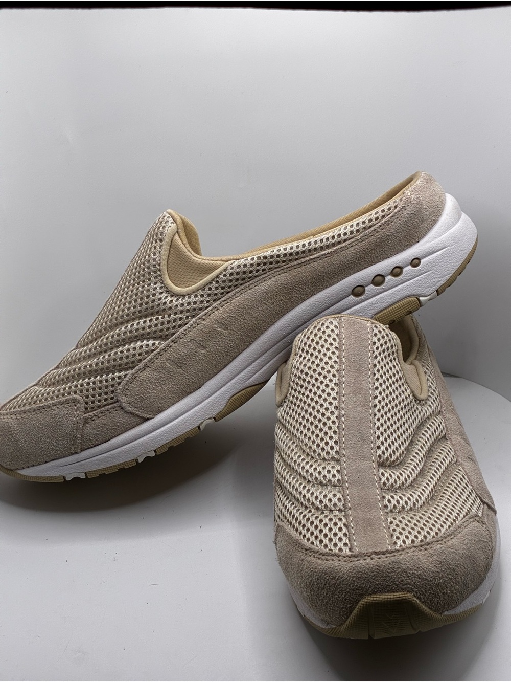 EASY SPIRIT TRAVEL TIME COMFY SLIDE ON
9.5 W REMOVEABLE INSOLE